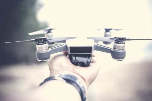 Cadeau insolite : et pourquoi pas le drone de course ?